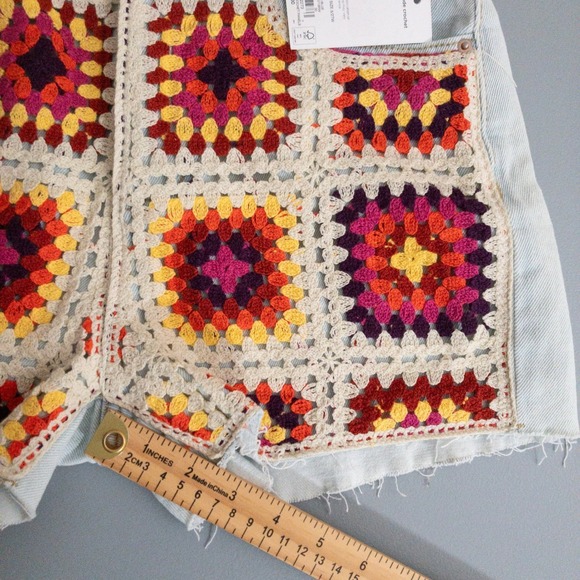 SO Granny Square Crochet Buttonfly Denim Shorts Womens Size 5/27 W Retro Raw New - Picture 11 of 11